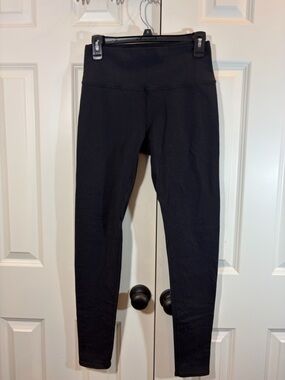 ALO Yoga Black Performance Leggings with Subtle Logo